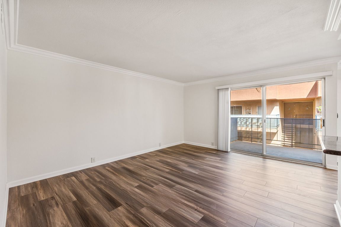 next background image