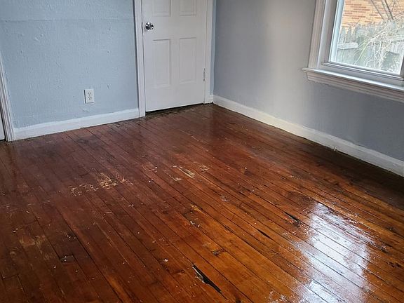 2nd image of 11913 Holborn Ave