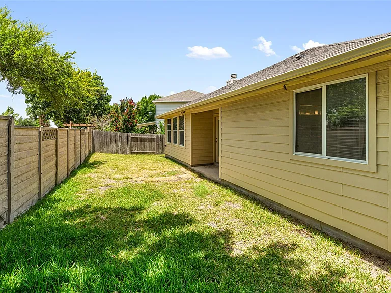 2505 Rusk Ct — Photo 40