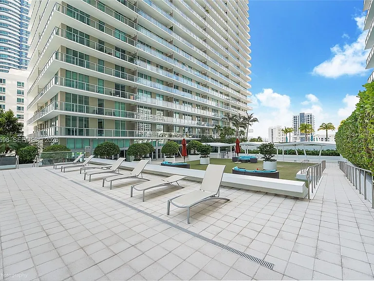79 SW 12th St #2306 — Photo 19
