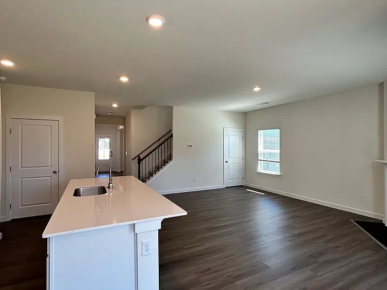 8560 Mulberry Way — Photo 6