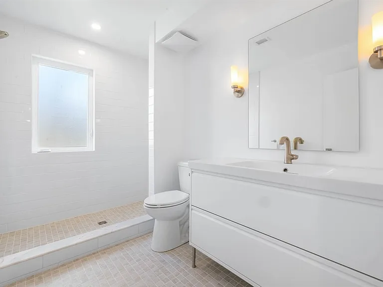 561 Beechwood St #SF — Photo 14