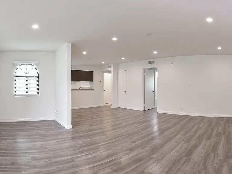 1021 Linden Ave #6 — Photo 7
