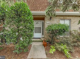 3735 Persimmon Cir, Fairfax, VA 22031