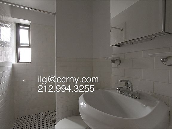 3rd image of 273 Mott St