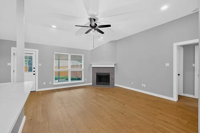 9881 Cambridge Dr — Photo 11