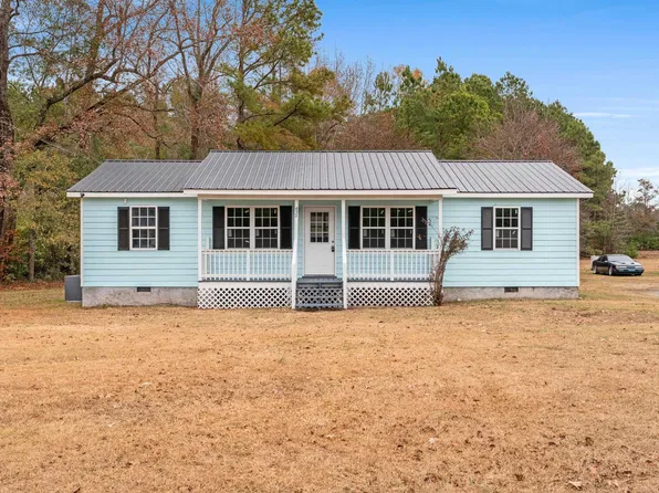 432 Willie Hodge Rd., Mullins, SC 29574