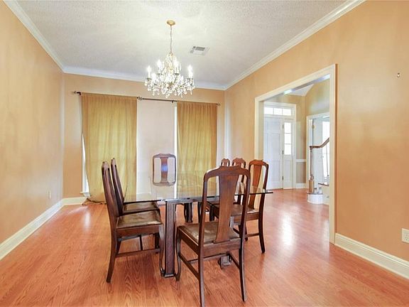 4th image of 4012 Huntwick Blvd