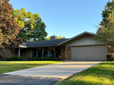 1790 Redwood Dr, Stevensville, MI, 49127
