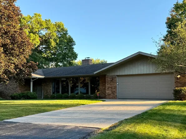 1790 Redwood Dr, Stevensville, MI 49127