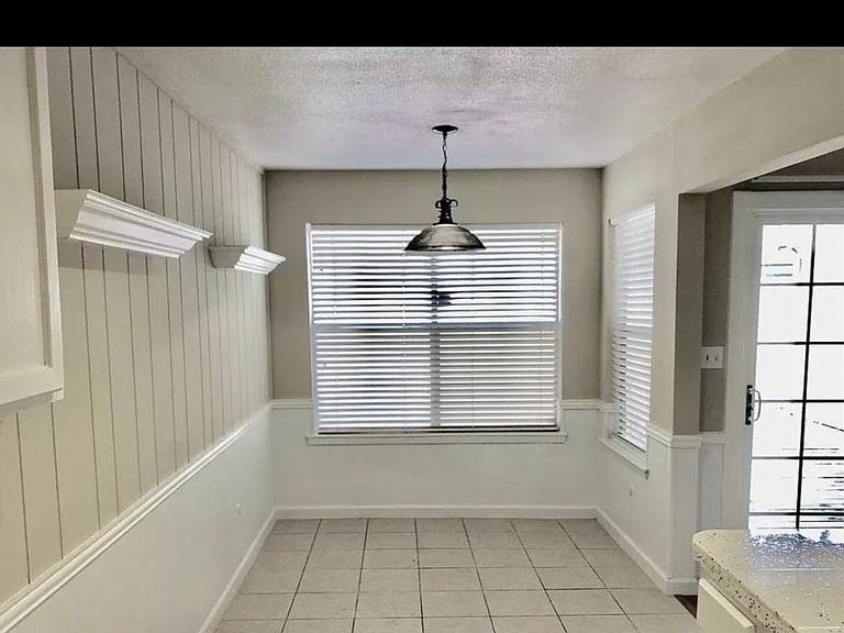 6327 Lynkat Ln — Photo 6