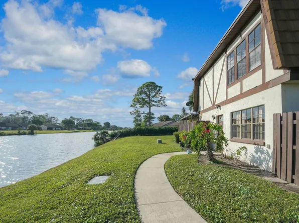 116 Weybridge Circle #B, Royal Palm Beach, FL 33411