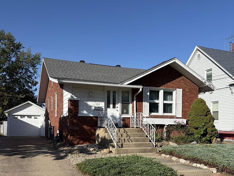 1st image of 557 E 3rd St