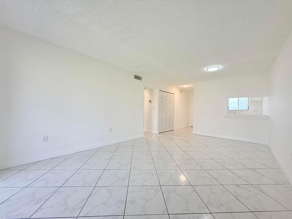 1st image of 6106 FOREST HILL Boulevard #204