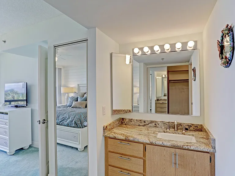 201 S Seas Dr #401 — Photo 18
