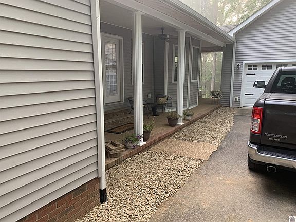 4th image of 21 Persimmon Dr