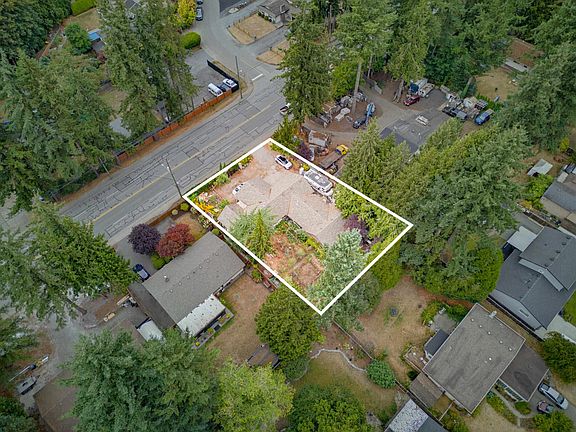 5th image of 3946 200th St