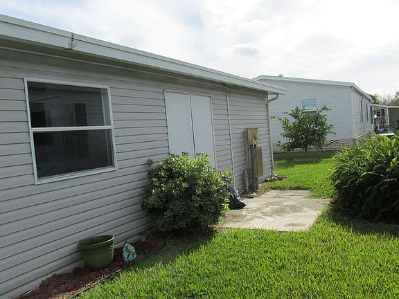 5th image of 226 York Cottage Dr