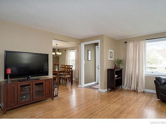 3rd image of 158 Westfall Dr