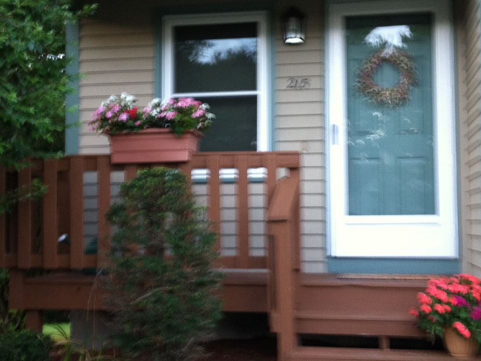 2nd image of 215 Bayberry Hill Ln