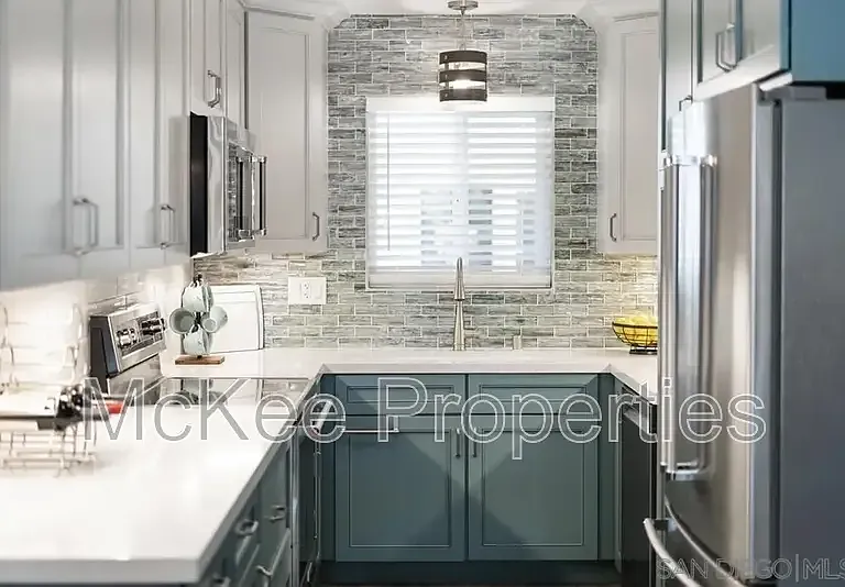 516 E Ave — Photo 11