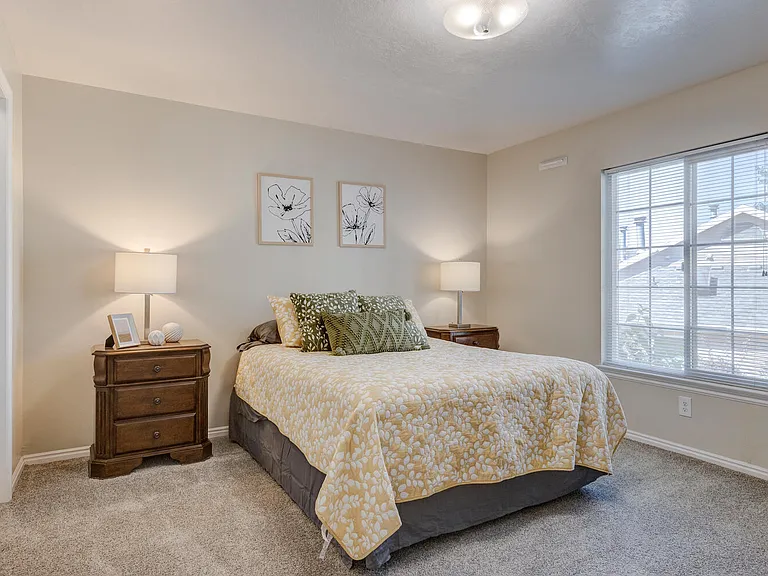 Parkwood Pointe Apartments — Photo 128