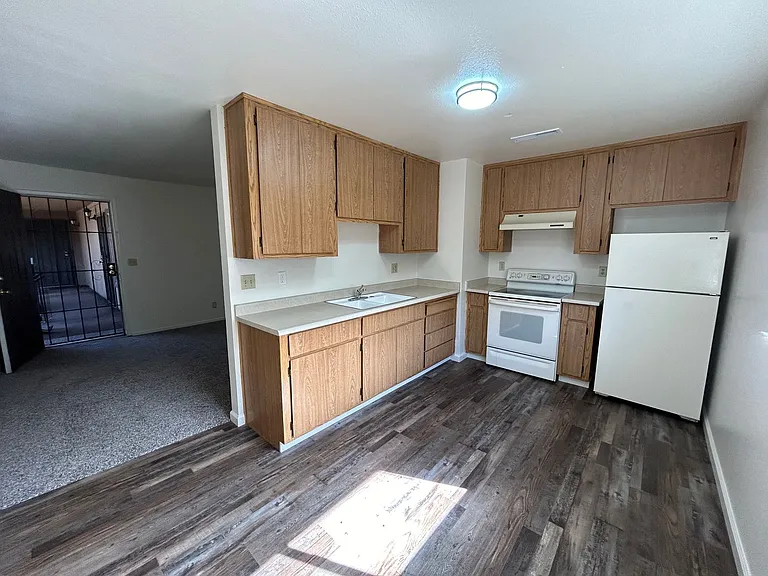 134 S Parsons Ave #F — Photo 8