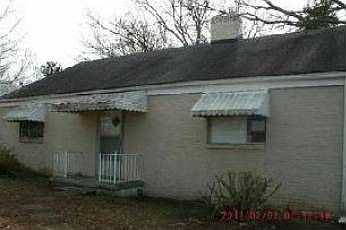 1st image of 11 Glenwood Ln