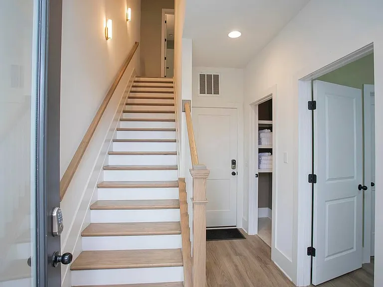 121 Neill Ave #E — Photo 22