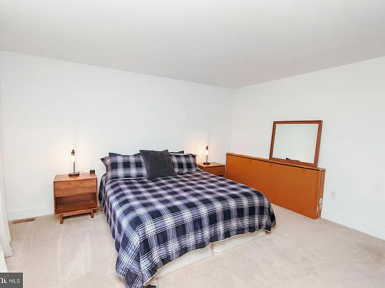 313 Estate Dr — Photo 12