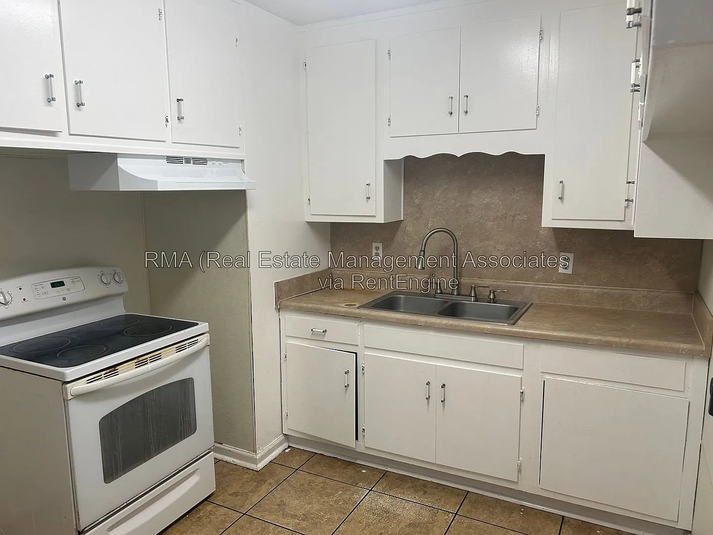 1 bed, 1.0 bath, 654 sqft, $810 — Photo 2