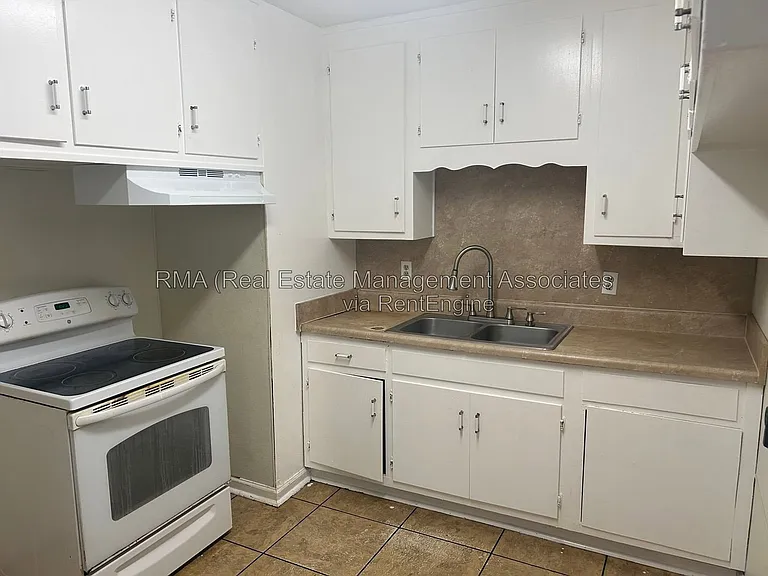 118 Quincy Ave #B — Photo 2