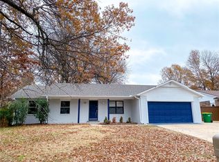 1445 Overo Cir, Springdale, AR 72762