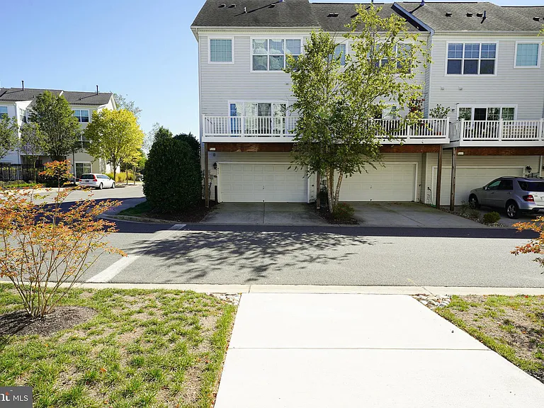 414 Waterfield Ct — Photo 10