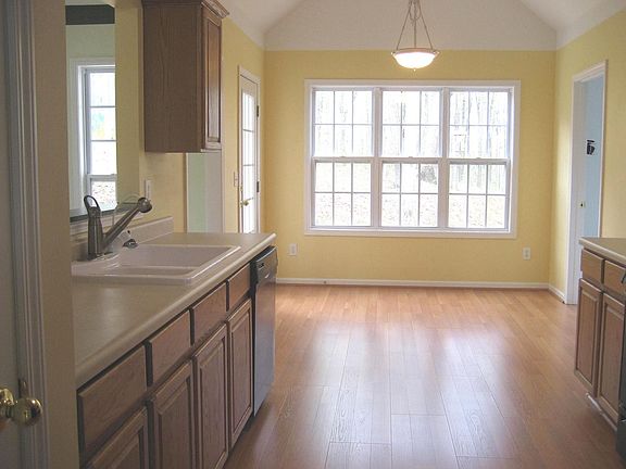 4th image of 63 Haley Dr