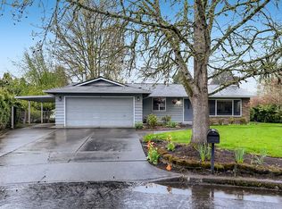 823 NE Birchaire Ln, Hillsboro, OR