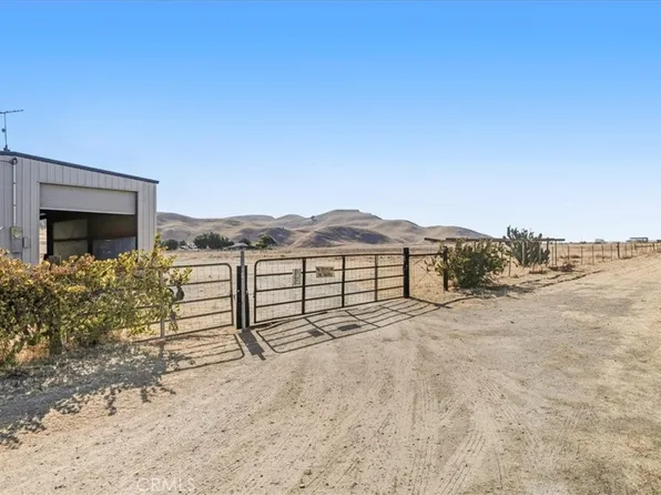 485 S 8th St, Shandon, CA 93461