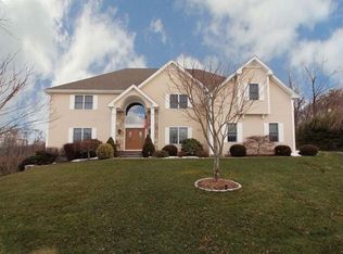 12 Old Dairy Ln, Shelton, CT 06484