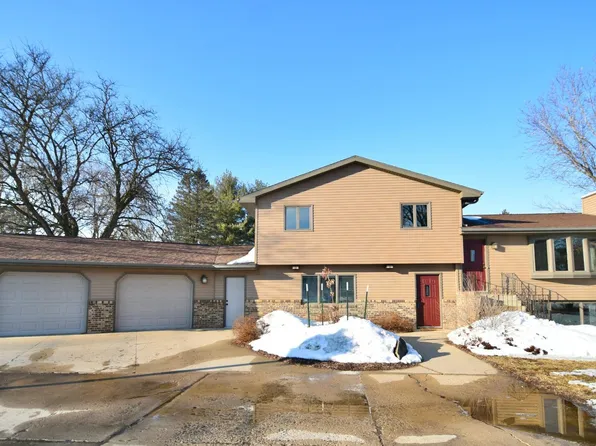 810 5th St SW, Pine Island, MN 55963