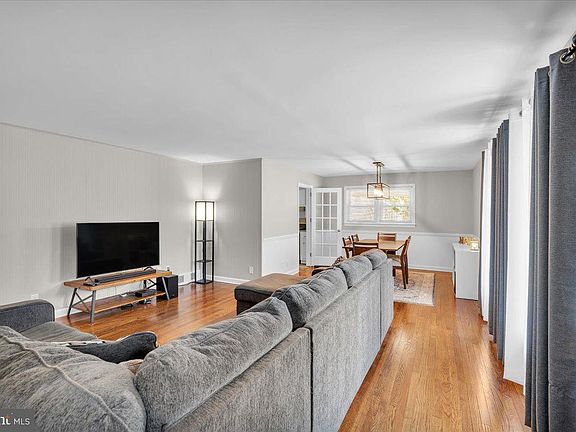 3rd image of 783 4th St