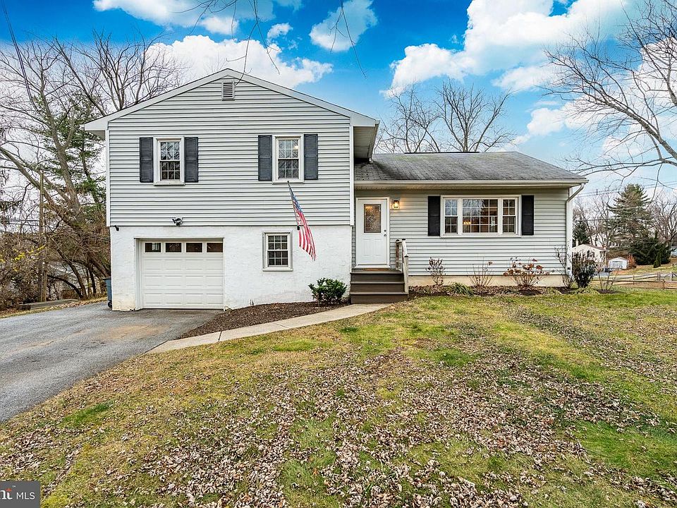 1st image of 1324 Oakwood Ave