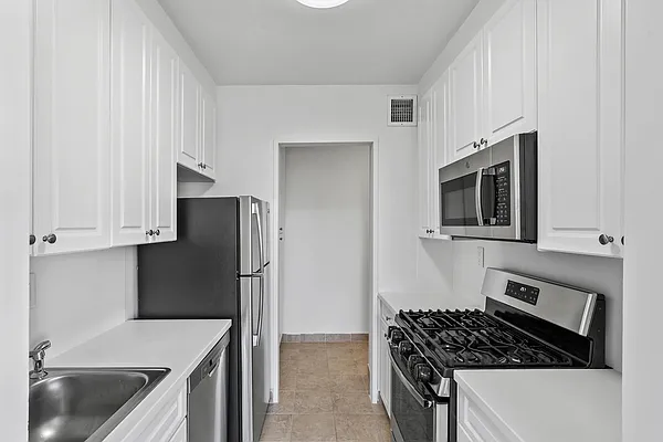 Rented by Rudin Management Company, Inc. | media 12