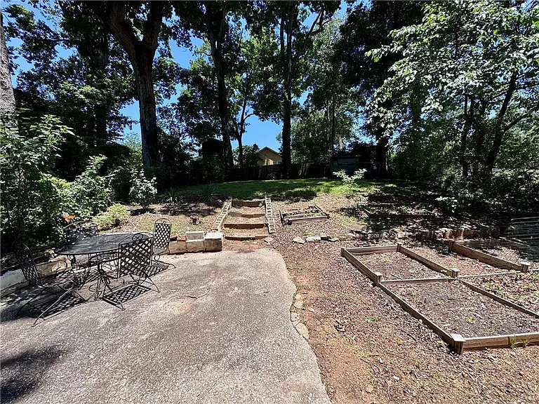 621 Rufus Henderson Dr — Photo 19