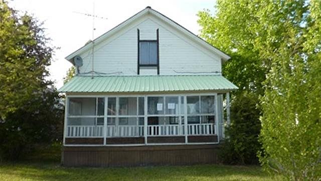 1st image of 305 Willow Ave W