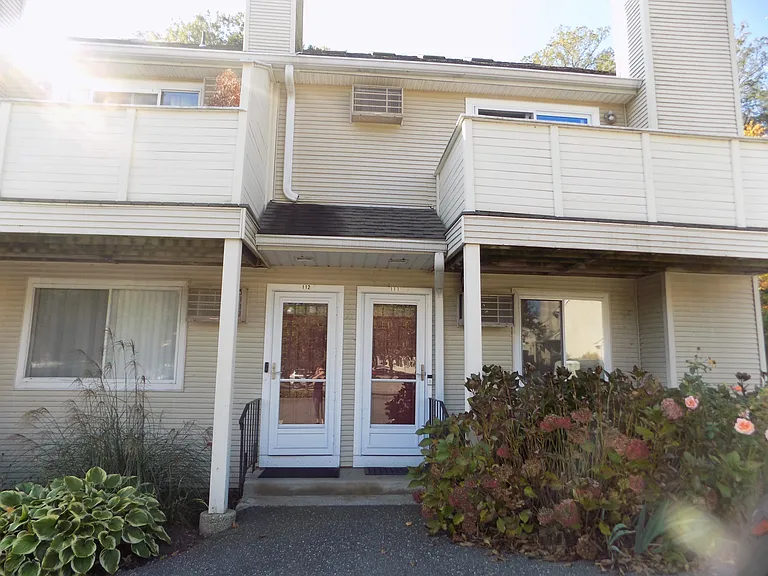 112 Willow Spgs — Photo 1
