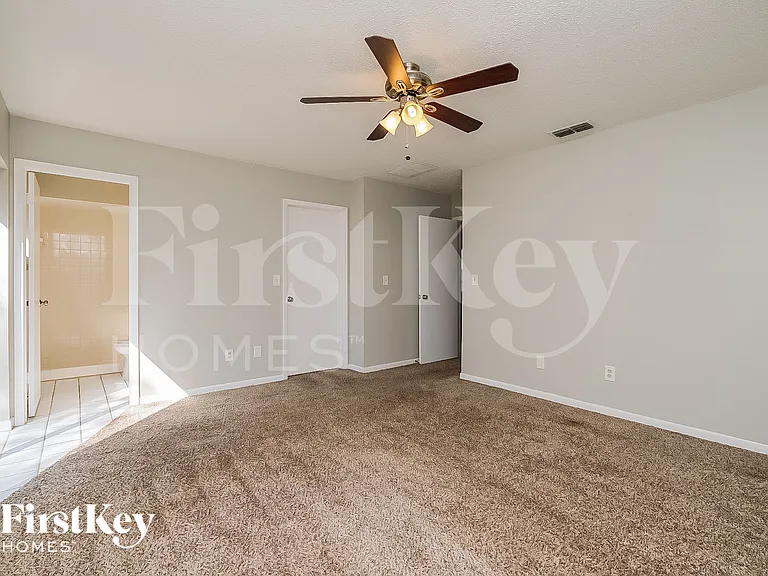 2813 Eagle Run Cir S — Photo 7