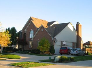 40501 Coachwood Cir, Northville, MI 48168