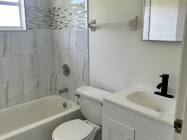 305 Camillia Ln #A — Photo 5