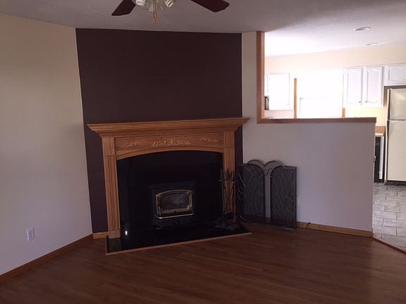 5th image of 37 Ivy Hill Dr