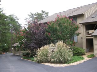 164 Mariners Point Ln, Hartfield, VA 23071